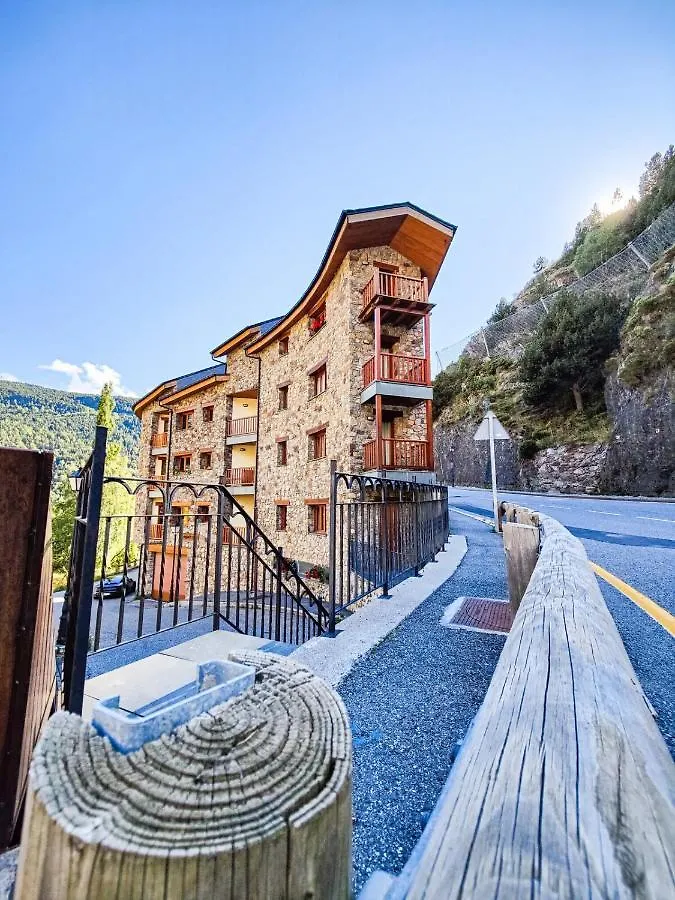 Apartment Montreal. Diseno Y Esqui Para 6, Fibra Optica Y Netflix. Andorra